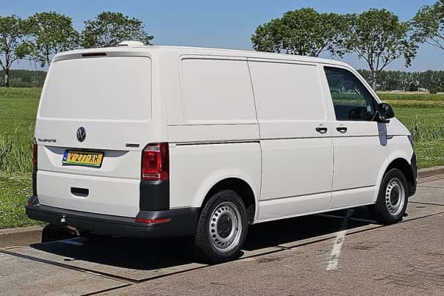Volkswagen Transporter (2019) thumbnail 3