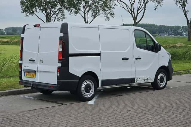 Opel Vivaro (2017) thumbnail 3