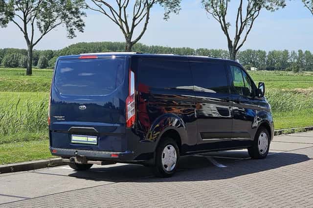 Ford Transit (2019) thumbnail 3