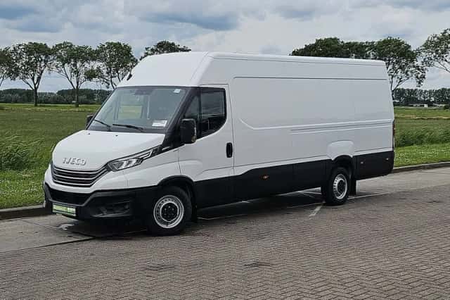 Iveco Daily (2023) thumbnail 2