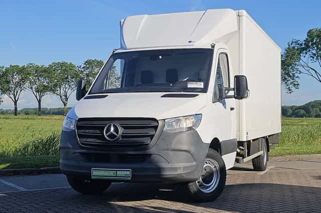 Mercedes-Benz Sprinter (2022) thumbnail 1