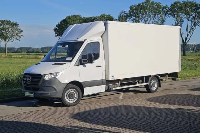 Mercedes-Benz Sprinter (2022) thumbnail 2