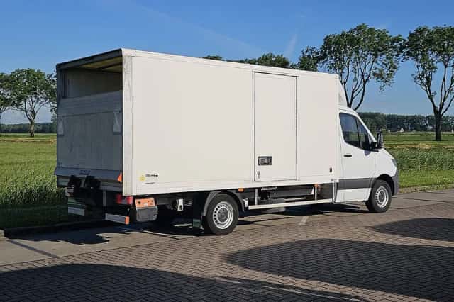 Mercedes-Benz Sprinter (2022) thumbnail 3