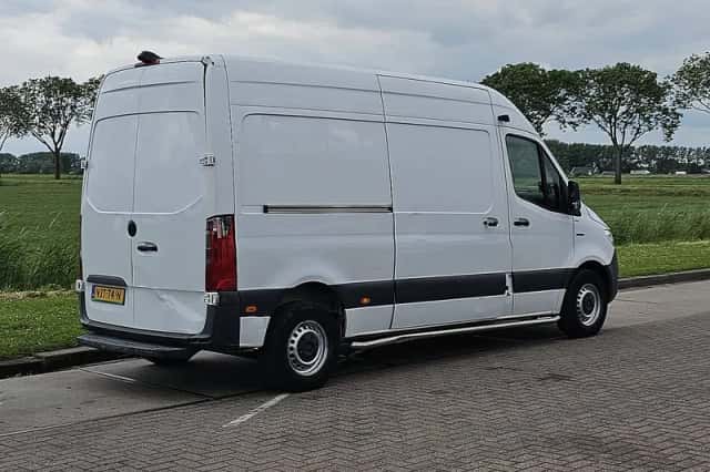 Mercedes-Benz eSprinter (2021) thumbnail 3