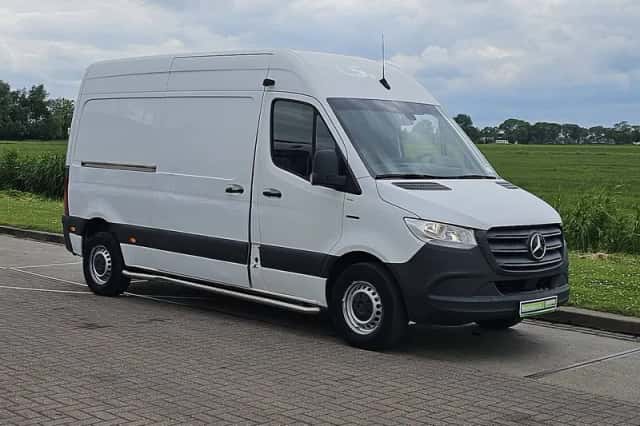 Mercedes-Benz eSprinter (2021) thumbnail 4