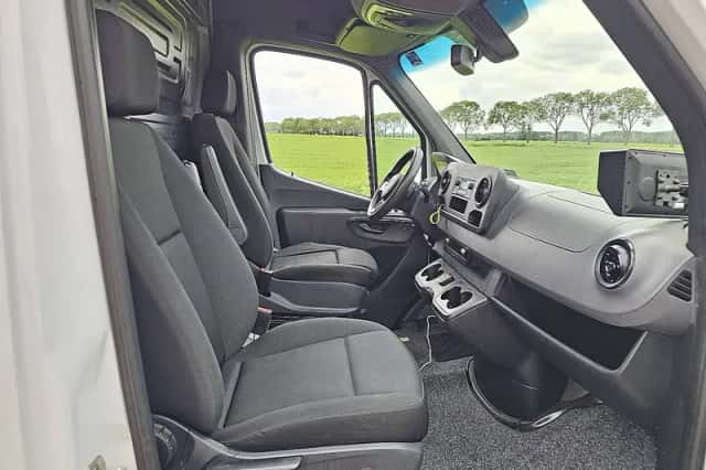 Mercedes-Benz eSprinter (2021) thumbnail 6