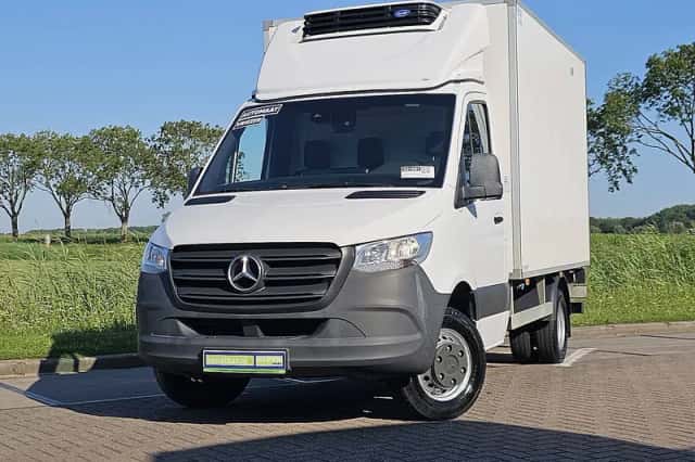 Mercedes-Benz Sprinter (2022) thumbnail 1