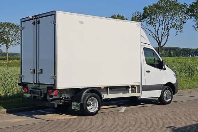 Mercedes-Benz Sprinter (2022) thumbnail 3