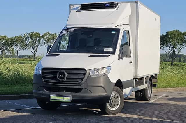 Mercedes-Benz Sprinter (2022) thumbnail 1