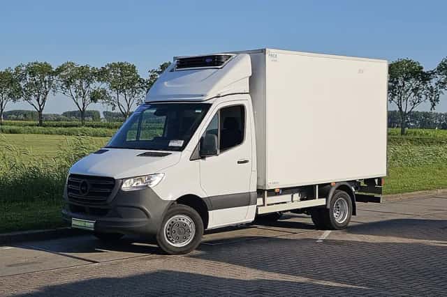 Mercedes-Benz Sprinter (2022) thumbnail 2