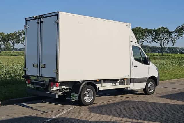 Mercedes-Benz Sprinter (2022) thumbnail 3