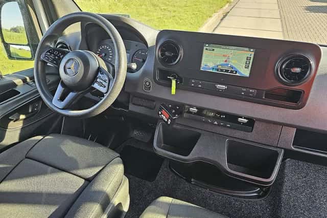 Mercedes-Benz Sprinter (2022) thumbnail 6