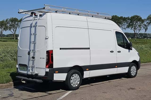 Mercedes-Benz Sprinter (2024) thumbnail 3