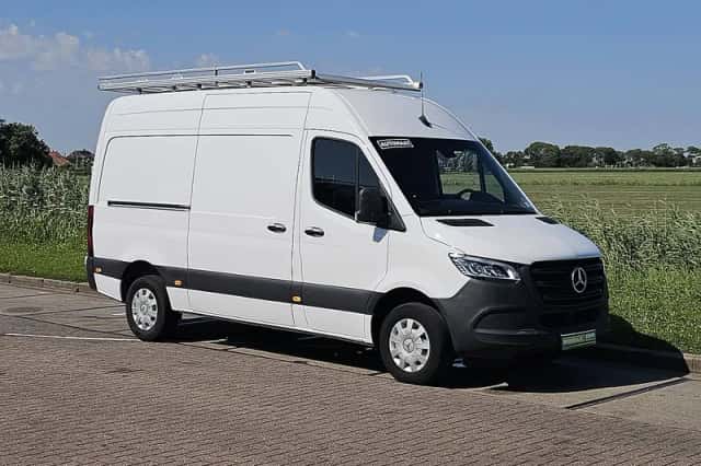 Mercedes-Benz Sprinter (2024) thumbnail 4