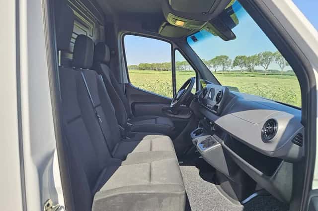 Mercedes-Benz Sprinter (2024) thumbnail 6
