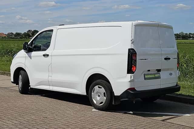 Ford Transit (2024) thumbnail 5