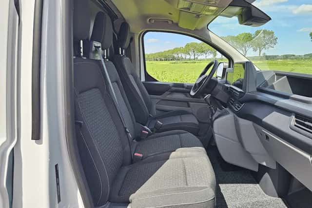 Ford Transit (2024) thumbnail 6