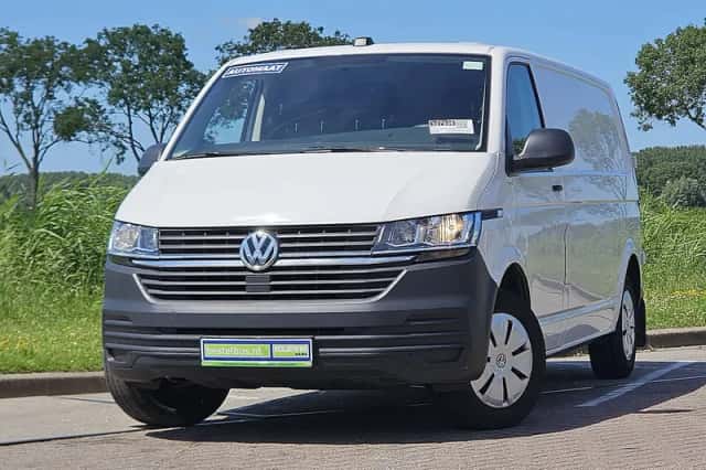 Volkswagen Transporter (2024) thumbnail 1