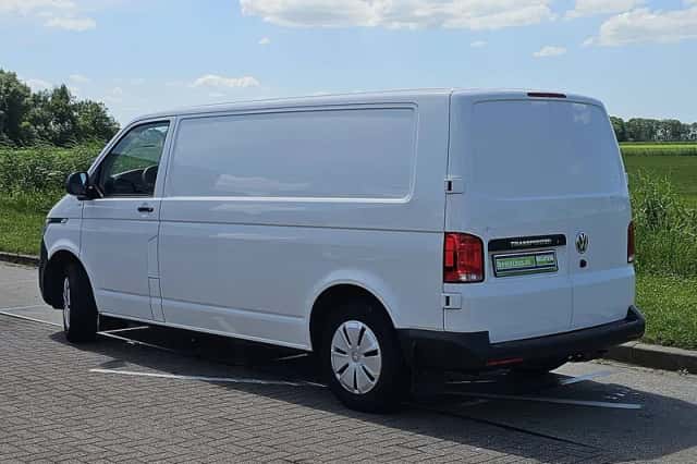 Volkswagen Transporter (2024) thumbnail 5