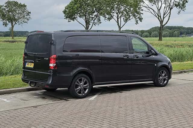 Mercedes-Benz Vito (2022) thumbnail 3