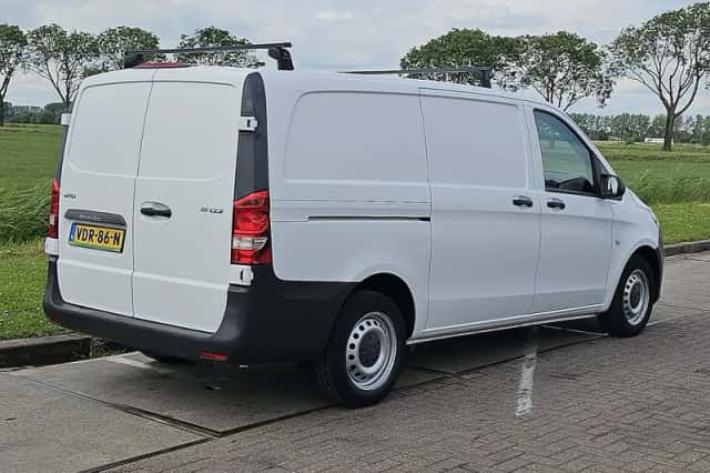 Mercedes-Benz Vito (2020) thumbnail 3