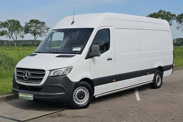 Mercedes-Benz Sprinter (2019) thumbnail 2