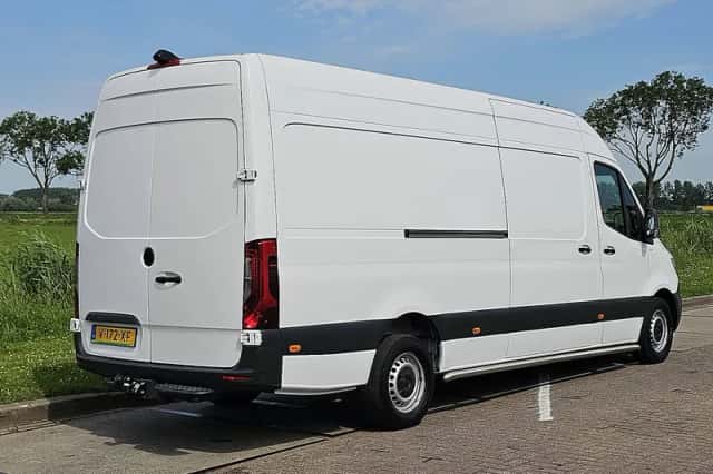 Mercedes-Benz Sprinter (2019) thumbnail 3
