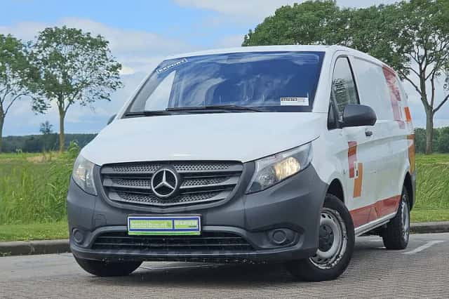 Mercedes-Benz Vito (2017) thumbnail 1