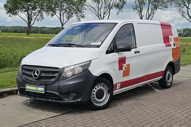 Mercedes-Benz Vito (2017) thumbnail 2