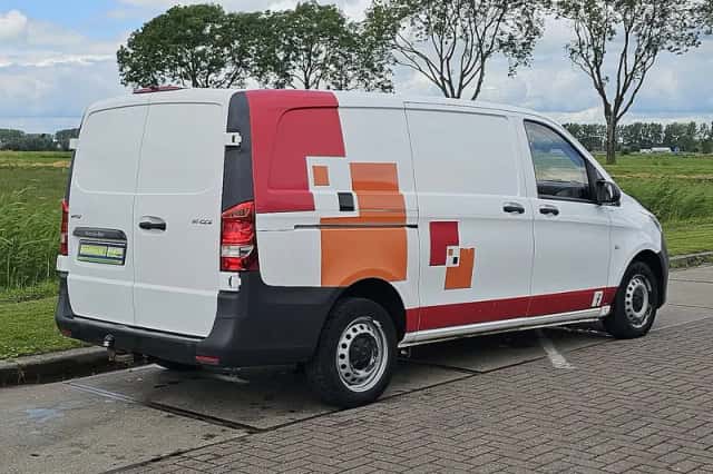 Mercedes-Benz Vito (2017) thumbnail 3