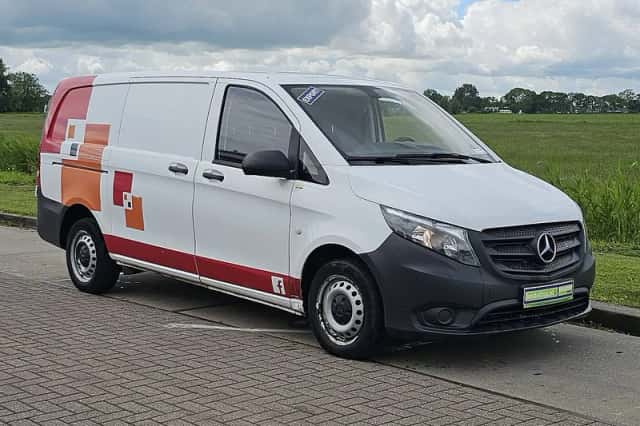 Mercedes-Benz Vito (2017) thumbnail 4