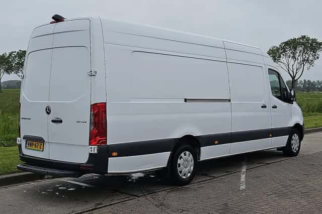 Mercedes-Benz Sprinter (2022) thumbnail 3