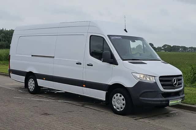Mercedes-Benz Sprinter (2022) thumbnail 4