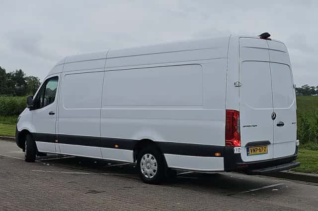 Mercedes-Benz Sprinter (2022) thumbnail 5