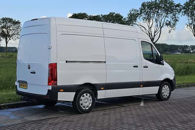 Mercedes-Benz Sprinter (2022) thumbnail 3