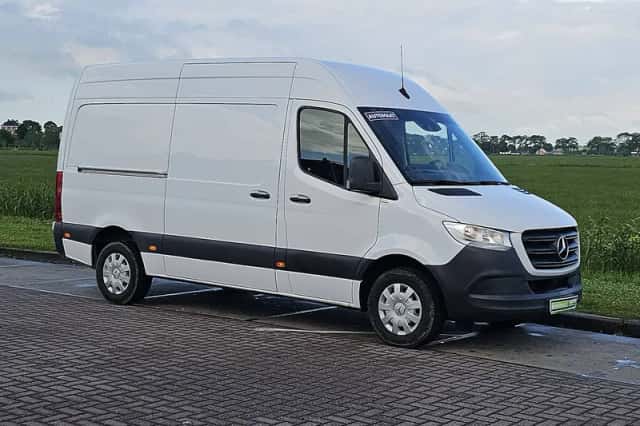 Mercedes-Benz Sprinter (2022) thumbnail 4