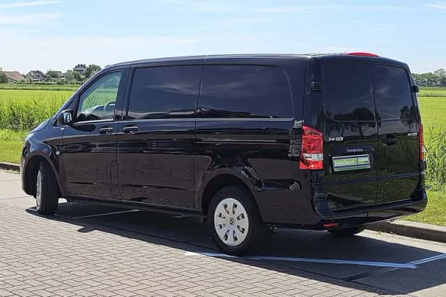 Mercedes-Benz Vito (2022) thumbnail 5