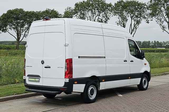 Mercedes-Benz Sprinter (2024) thumbnail 3