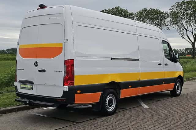 Mercedes-Benz Sprinter (2018) thumbnail 3