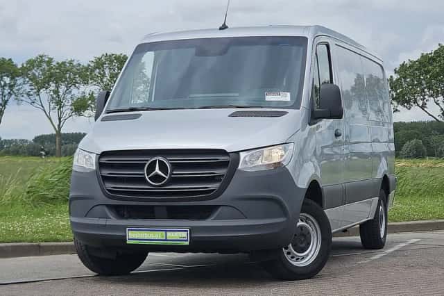 Mercedes-Benz Sprinter (2021) thumbnail 1