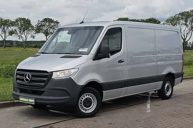 Mercedes-Benz Sprinter (2021) thumbnail 2