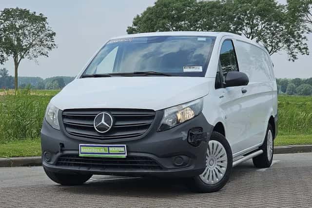 Mercedes-Benz eVito (2022) thumbnail 1
