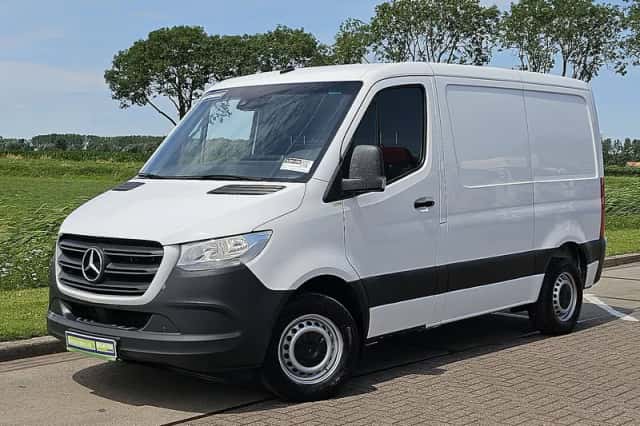Mercedes-Benz Sprinter (2019) thumbnail 2