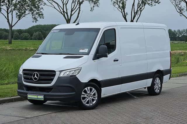 Mercedes-Benz Sprinter (2021) thumbnail 2