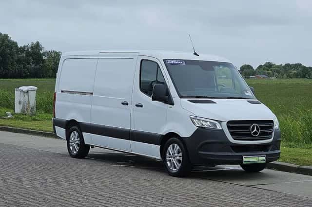 Mercedes-Benz Sprinter (2021) thumbnail 4