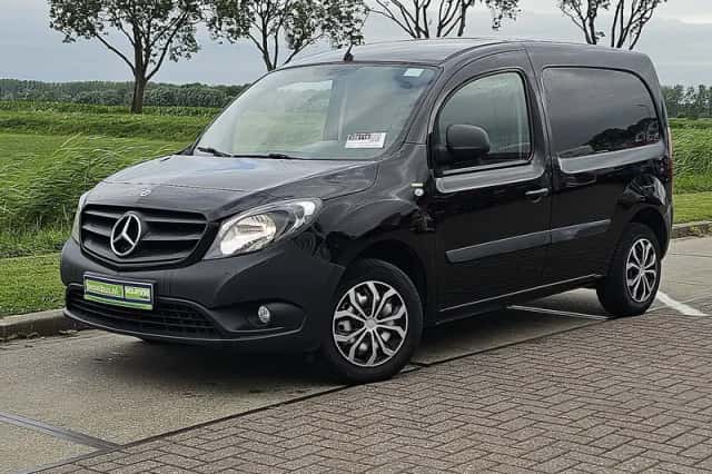 Mercedes-Benz Citan (2021) thumbnail 2