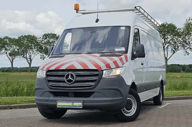Mercedes-Benz Sprinter (2020) thumbnail 1