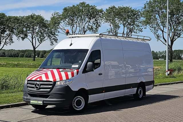 Mercedes-Benz Sprinter (2019) thumbnail 2