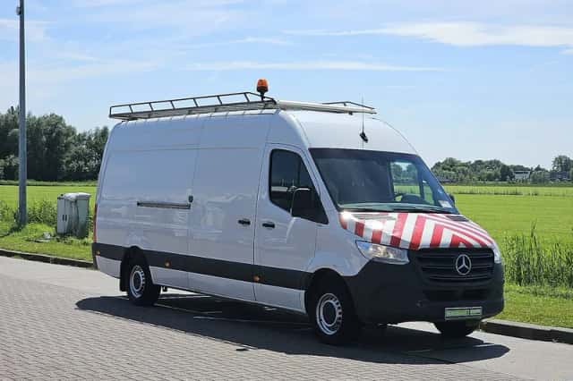 Mercedes-Benz Sprinter (2019) thumbnail 4
