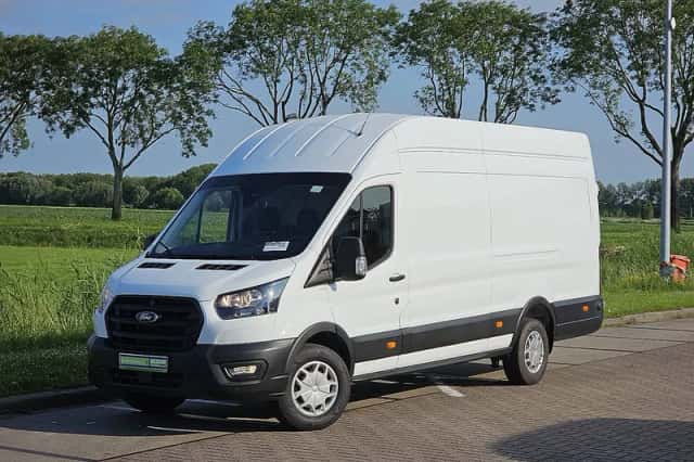 Ford Transit (2024) thumbnail 2